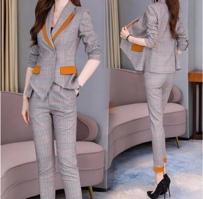 Plaid Slim Fit Women's Suit - Capri Pants