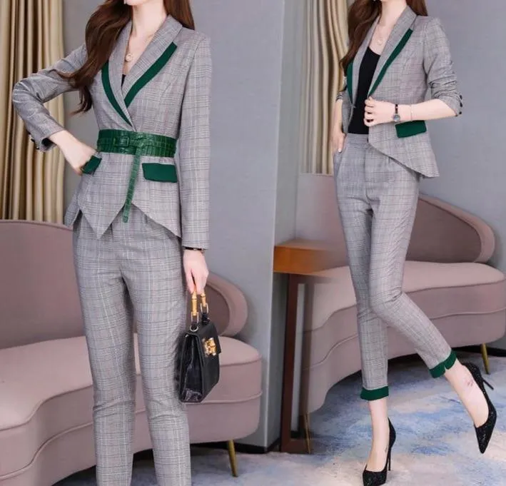 Plaid Slim Fit Women's Suit - Capri Pants