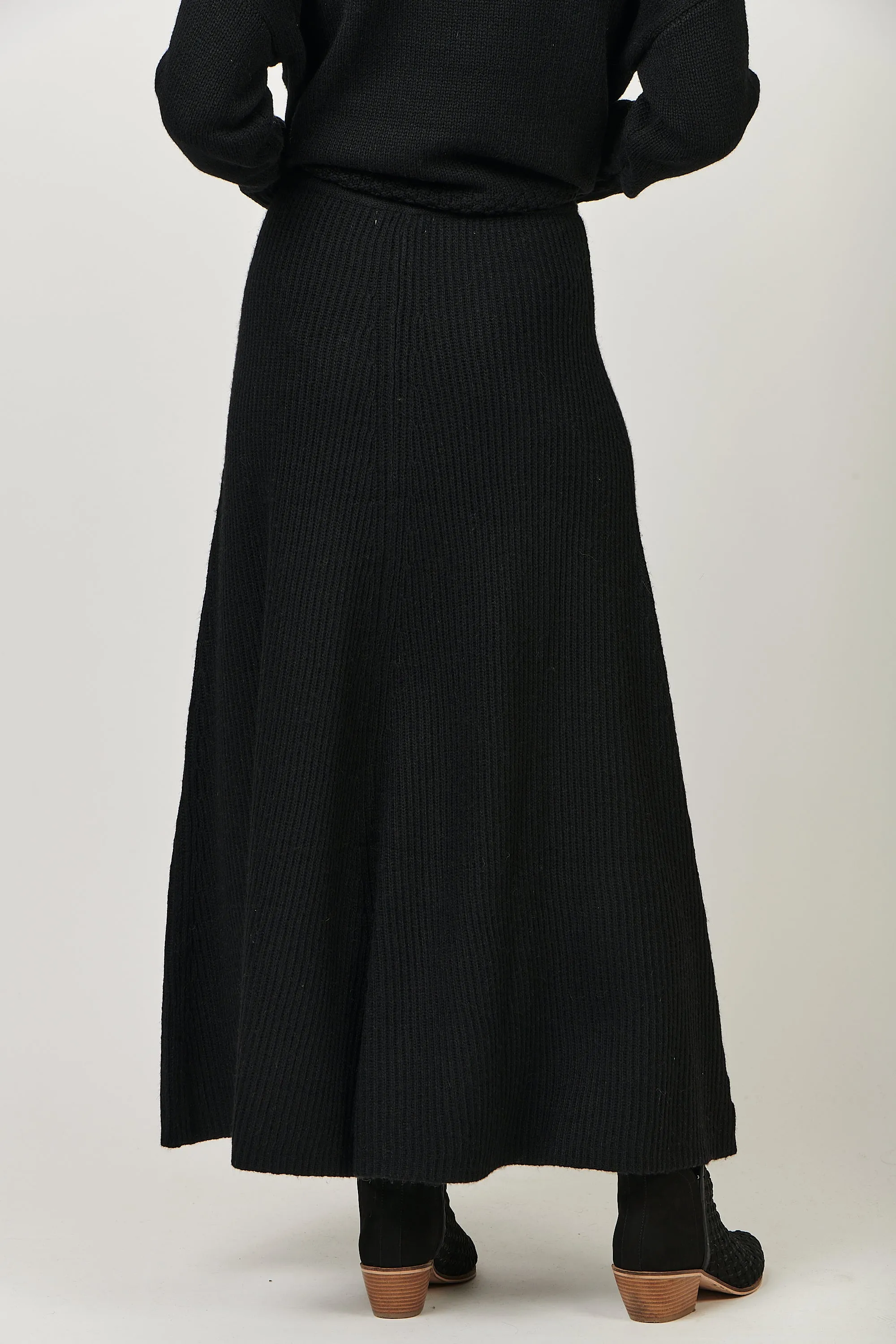 RE-48 Knit Skirt in Black