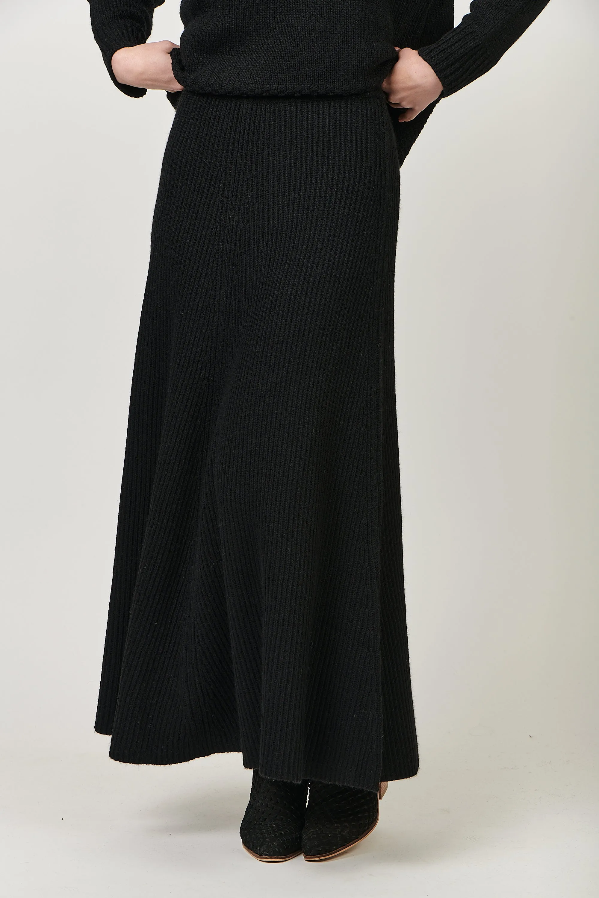 RE-48 Knit Skirt in Black